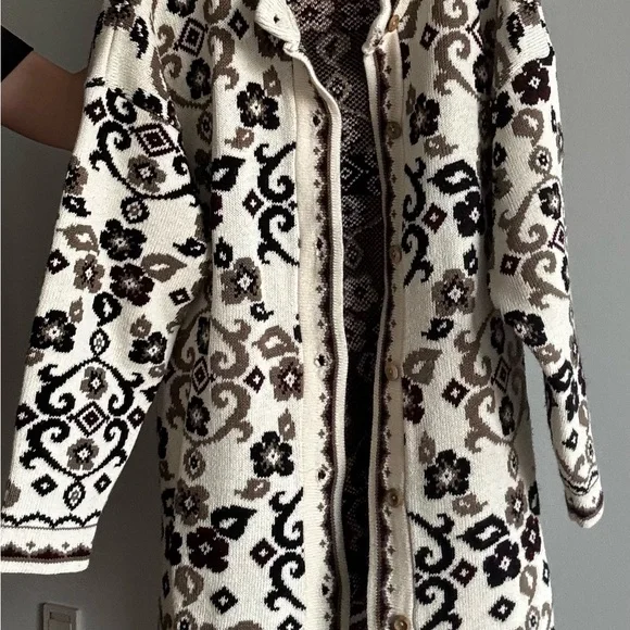 Floral Patterned Cardigan - Picture 5 of 6